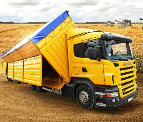 After loading the road train, the weight of the loaded grain is fixed